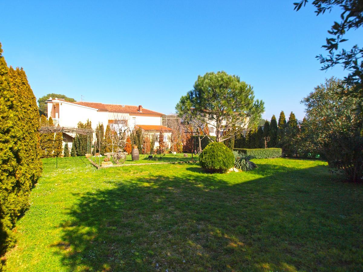Apartments Mirela 1554 Pola Esterno foto