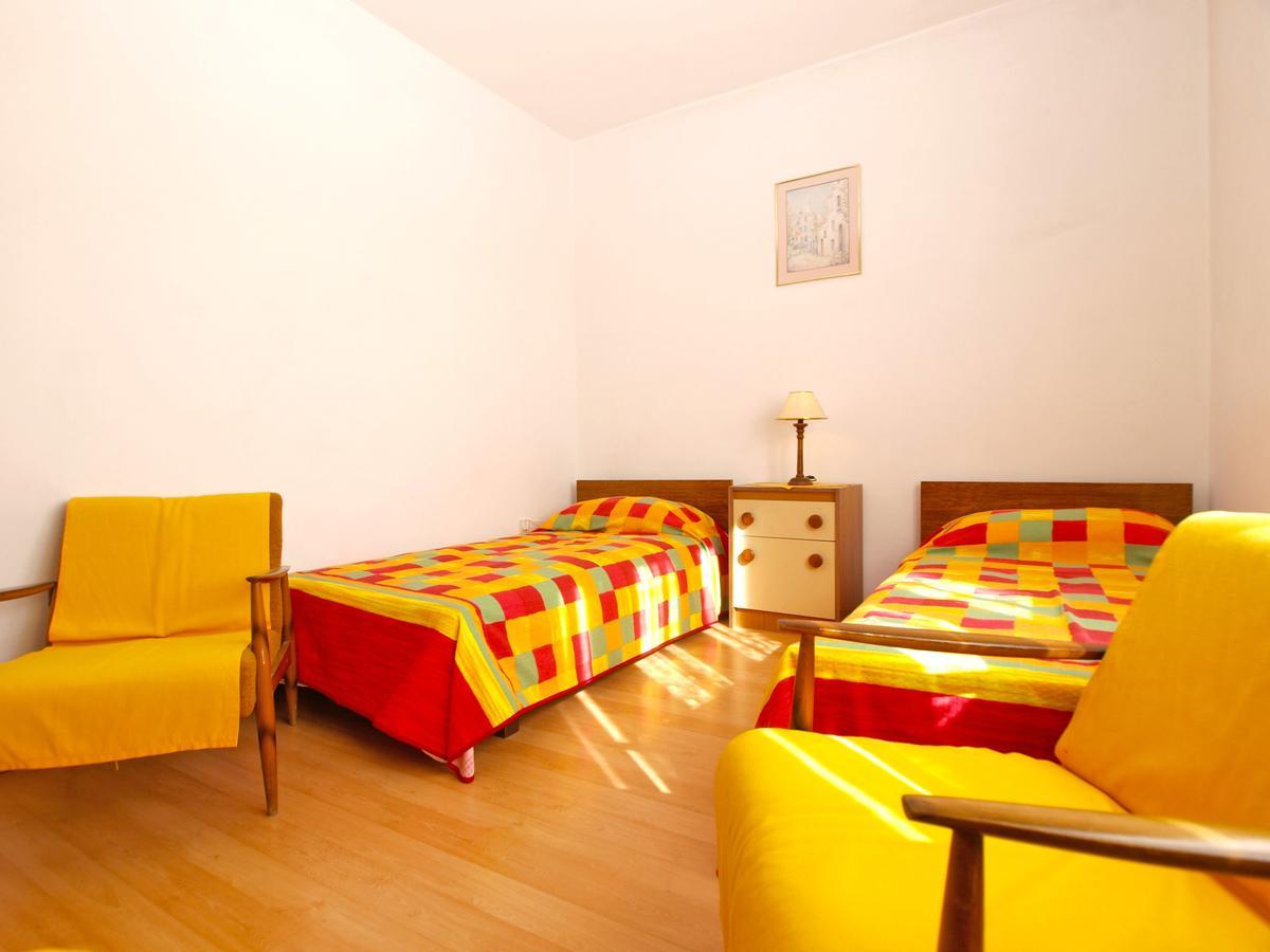Apartments Mirela 1554 Pola Esterno foto