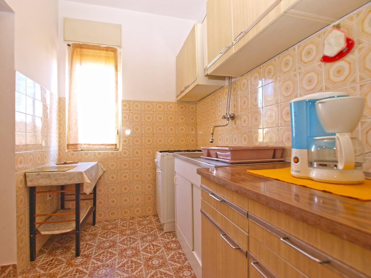 Apartments Mirela 1554 Pola Esterno foto