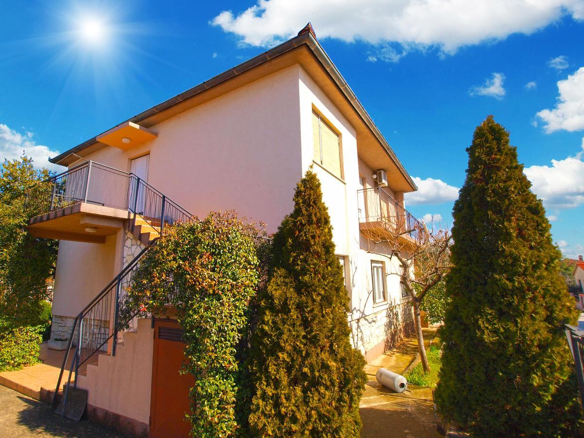 Apartments Mirela 1554 Pola Esterno foto