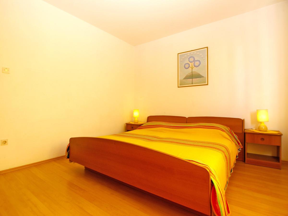Apartments Mirela 1554 Pola Esterno foto