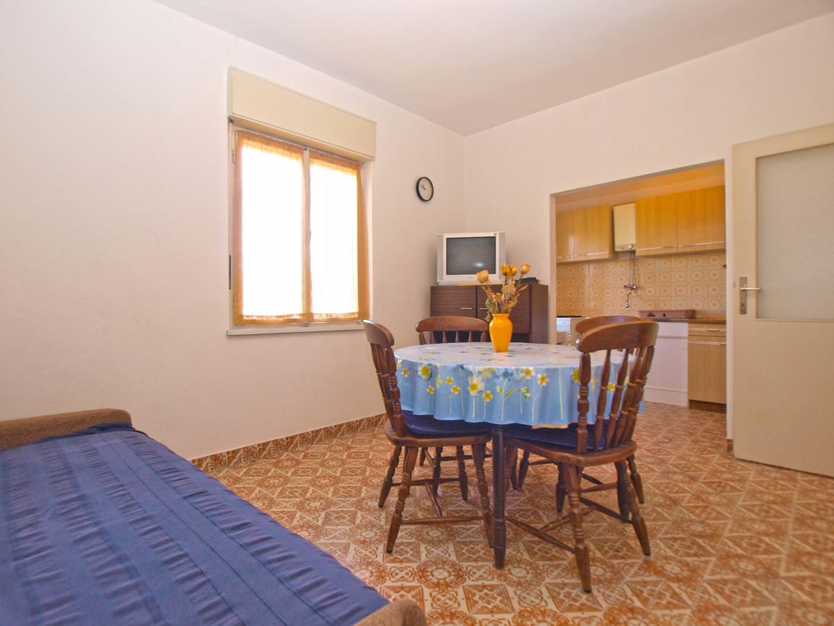 Apartments Mirela 1554 Pola Esterno foto