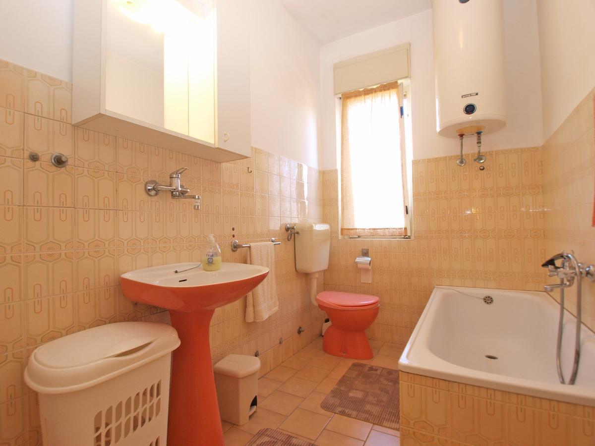 Apartments Mirela 1554 Pola Esterno foto